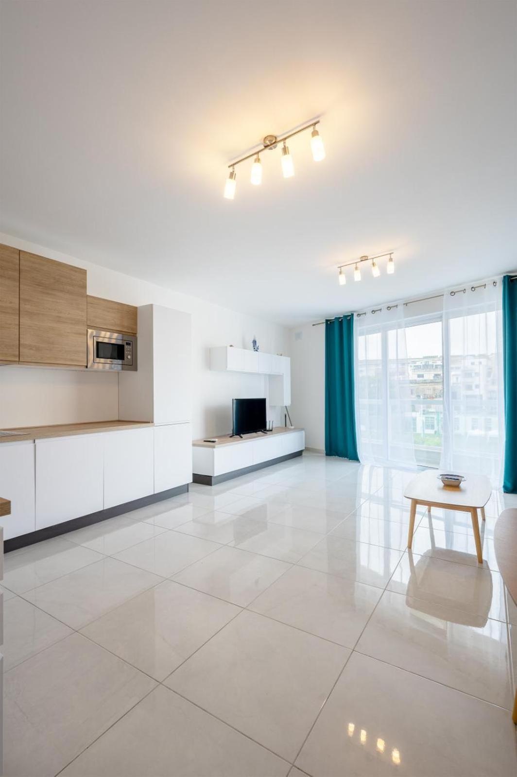 Msida Central Suites - Emmnic Court Exterior photo