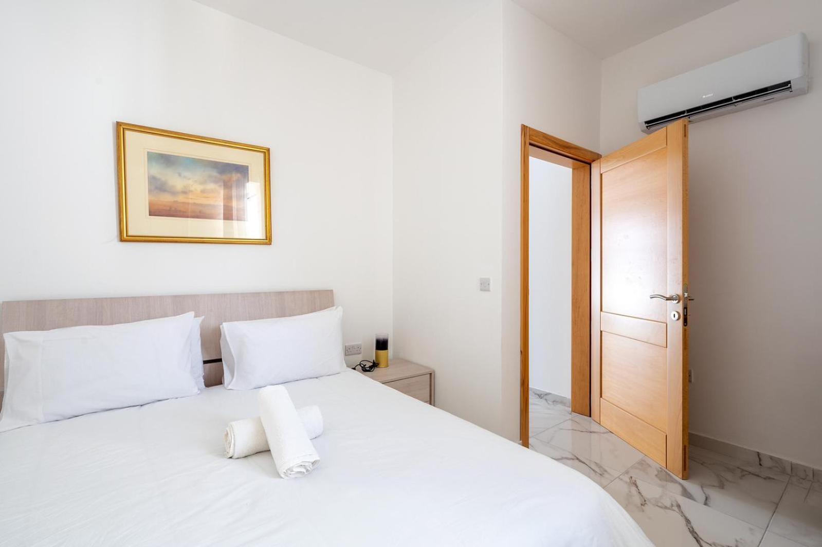Msida Central Suites - Emmnic Court Exterior photo