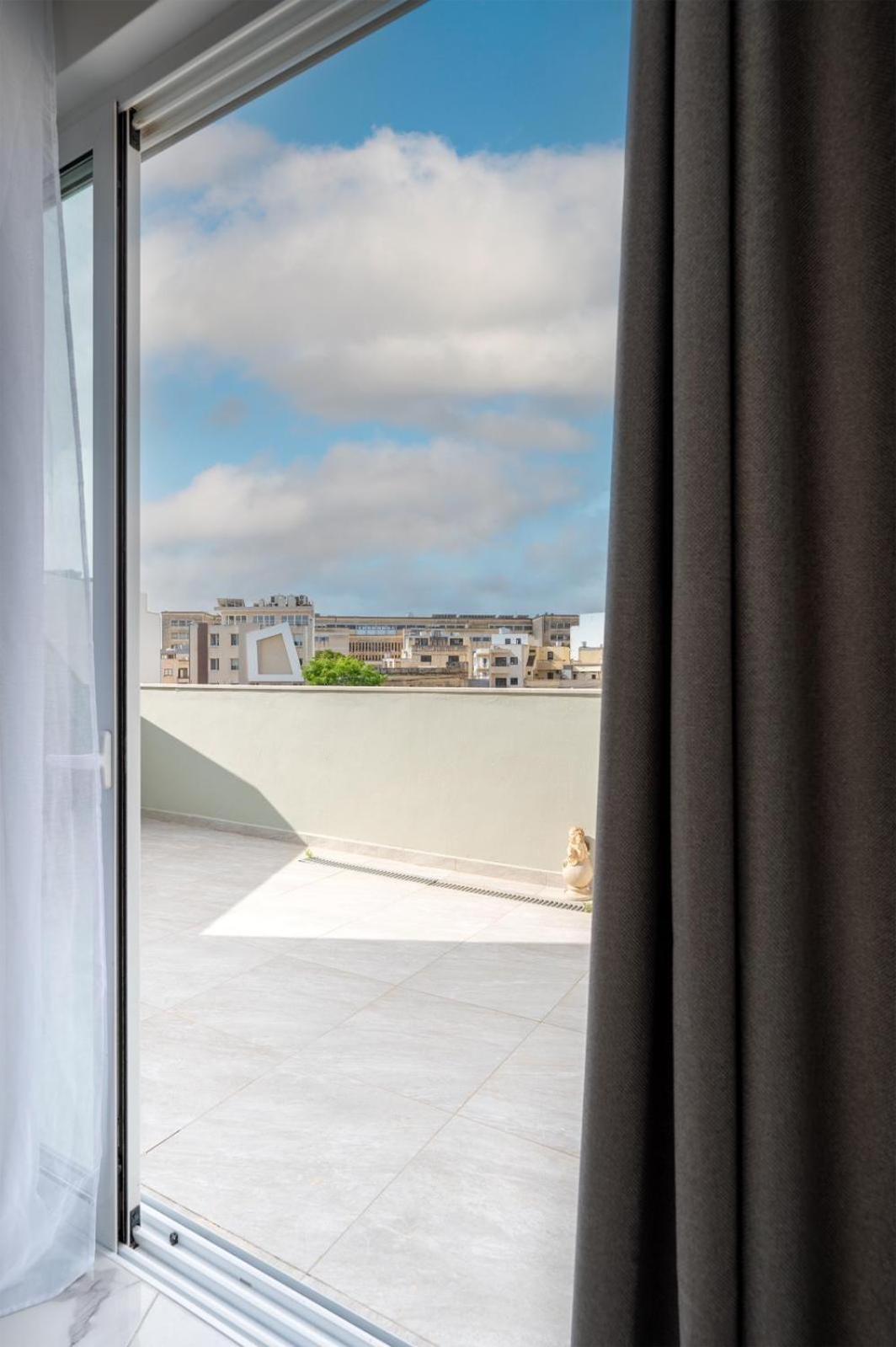 Msida Central Suites Exterior photo